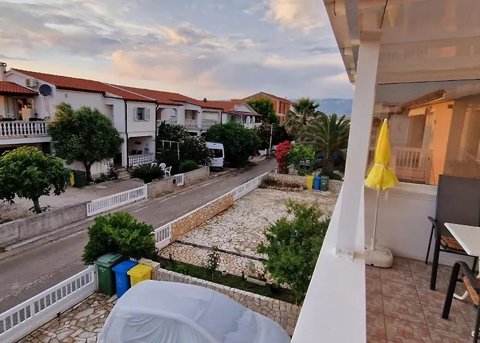 Hausadrian /apartments Tony *