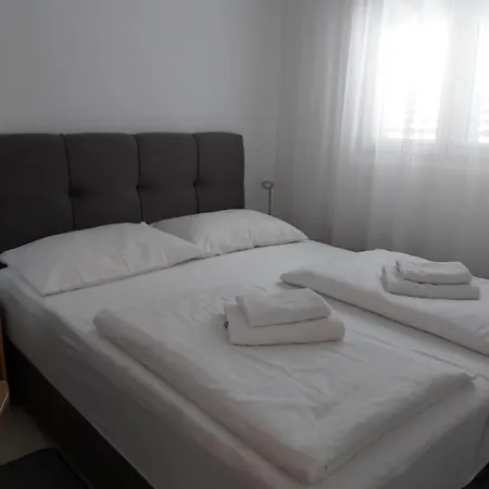 Lägenhet Hausadrian /apartments Tony Vir